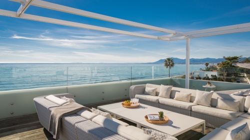 Spectaculaire Villa en front de mer avec accès direct en mer à Costabella, Marbella
