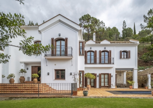 Villa de luxe intemporelle à El Madroñal
